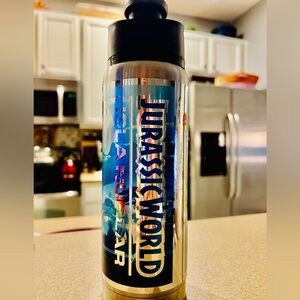NWT Authentic Jurassic World Stainless Steel 20Oz Tumbler from Universal Studios